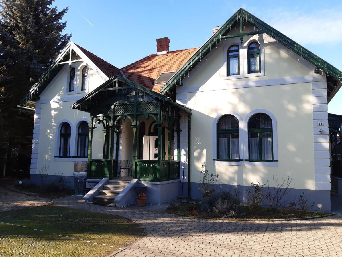 Szalay Villa Veszprem Bagian luar foto