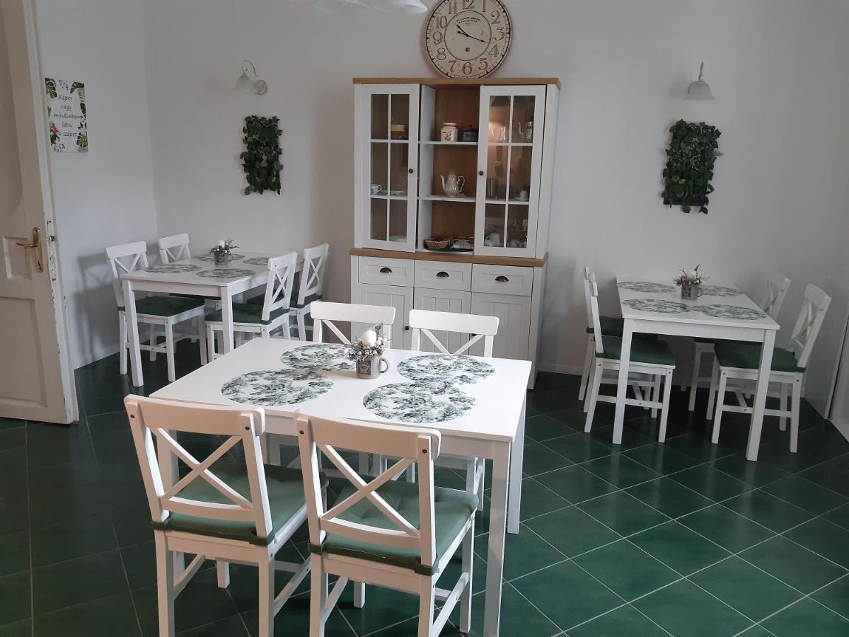 Szalay Villa Veszprem Bagian luar foto
